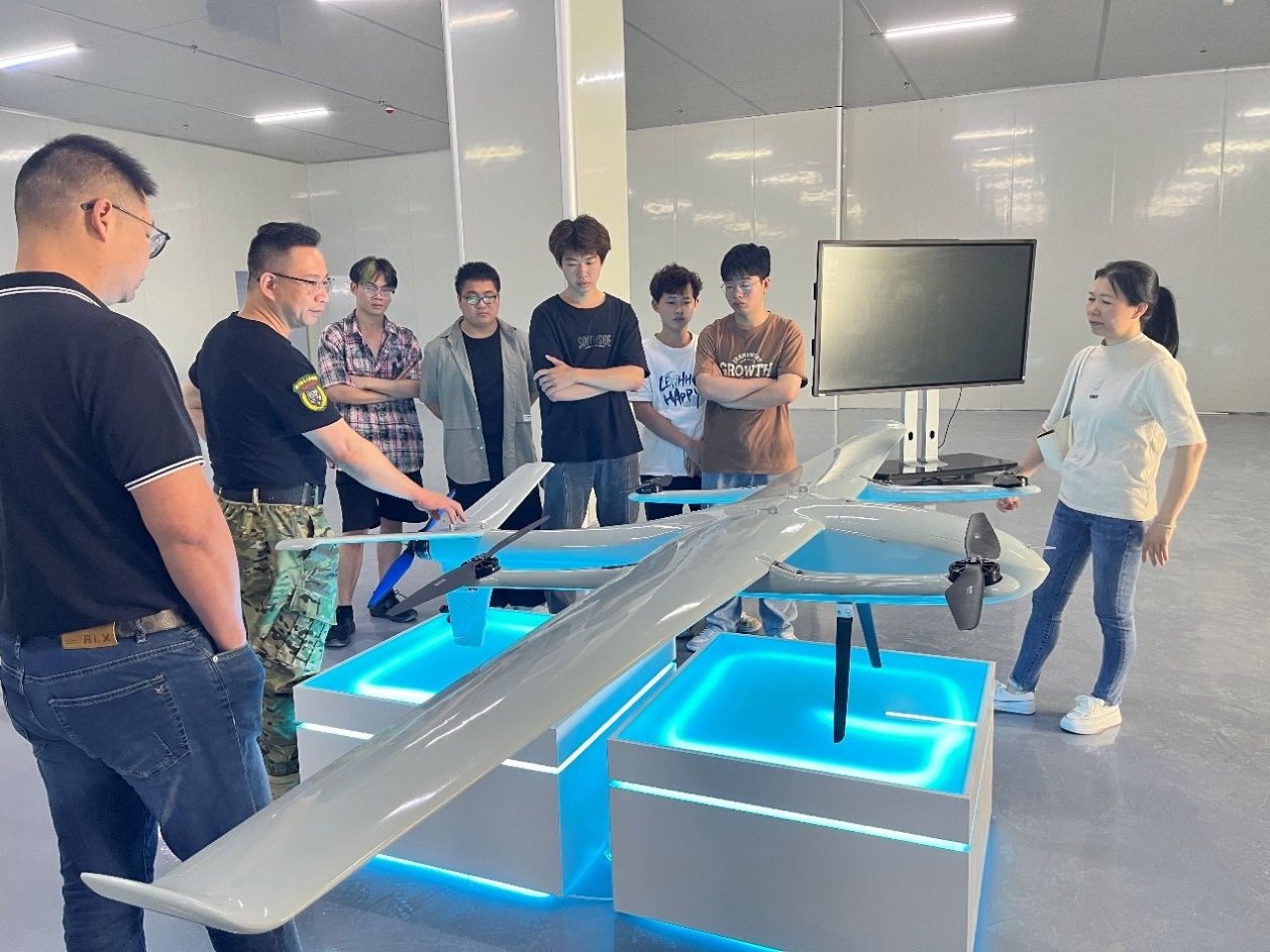 實踐教學拓視野 校企合作育英才——信息工程學院師生赴福建鼎峰視界電子科技開展實踐教學